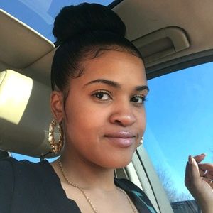 Meet your Posher, Celeste